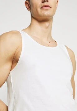 Pier One 3 Pack - Undershirt - Dark Blue/Bordeaux/Off-White -Pier One Vogue c32f9d44cb1a471bbb0689af118d570f