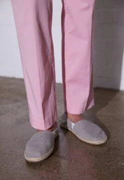 Pier One Rena Espadrille Unisex - Espadrilles - White/Blue -Pier One Vogue c6887bca85d14b55a70a8c6745c09b3d