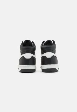 Pier One High-Top Trainers - White -Pier One Vogue c7d42de382f643bcb7b8e5bacedab58d