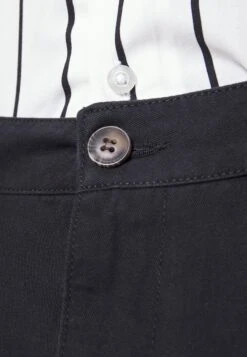 Pier One 2 Pack - Shorts - Black/Olive -Pier One Vogue c8820f9e55d04242888847594dabac20