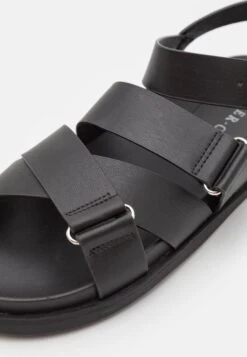 Pier One Unisex - Sandals - Black 13 Pier One Unisex - Sandals - Black -Pier One Vogue c8f17afc49dd48008d946b12b2516f60