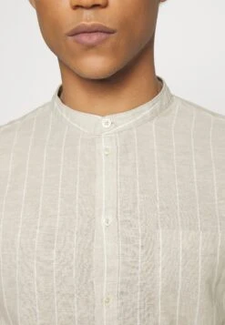 Pier One Shirt - Beige 11 Pier One Shirt - Beige -Pier One Vogue cf026bf45d7c4ea6a5783dc4be495022