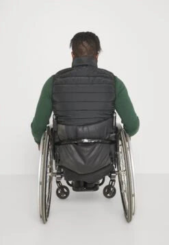 Pier One Waistcoat - Black -Pier One Vogue e1569b065acd421d8dc99bfc16261b20