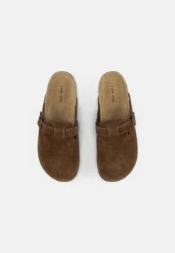 Pier One Leather Unisex - Slippers - Brown 11 Pier One Leather Unisex - Slippers - Brown -Pier One Vogue e81ec10b1baa426098f203c956f22c98