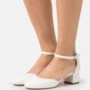 Pier One Leather - Classic Heels - White 2 Pier One Leather - Classic Heels - White -Pier One Vogue f9534bec215c4e0d90bd2b532a655f90