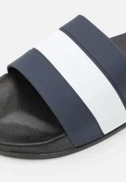 Pier One Mules - Dark Blue/White 13 Pier One Mules - Dark Blue/White -Pier One Vogue fca2b97369364691b5a9f753ac3a49a5